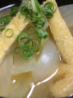 玉ねぎと薄揚げの優しい味のお味噌汁-レシピのメイン写真