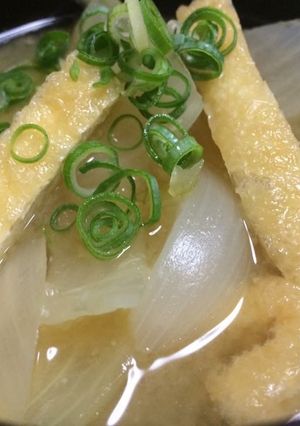 玉ねぎと薄揚げの優しい味のお味噌汁-レシピのメイン写真