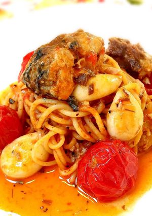 鯖とホクホクにんにくトマト煮込みのパスタ-レシピのメイン写真