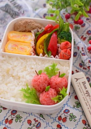 【キャラ弁】プチりんごおにぎり弁当-レシピのメイン写真