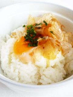 電子レンジで簡単 温泉玉子とかつお節丼-レシピのメイン写真