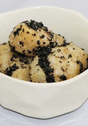 里いもの黒ごまからめ-レシピのメイン写真