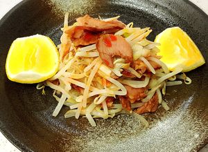 市販の焼き豚で♪もやしとささっと簡単炒め-レシピのメイン写真