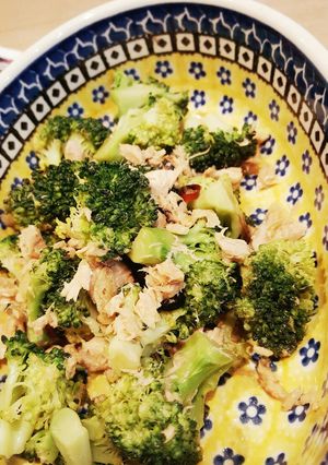 ブロッコリーとツナのホットサラダ-レシピのメイン写真