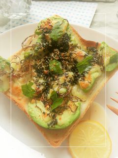 柚子香る❀アボカドのゴマ塩昆布トースト-レシピのメイン写真