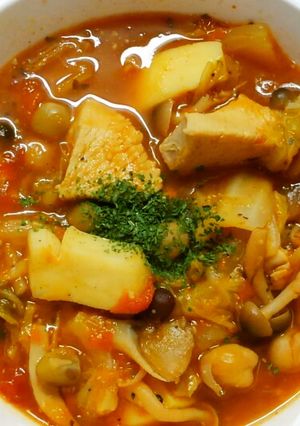 白菜とイカと鶏肉◆豆のトマト煮込みスープ-レシピのメイン写真