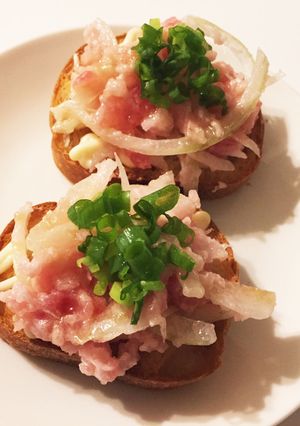 マグロたたきで簡単カナッペ-レシピのメイン写真