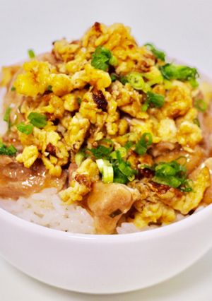 煮こごり鶏、玉子そぼろ丼-レシピのメイン写真