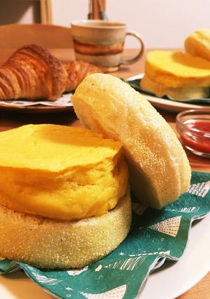 イングリッシュマフィンで厚焼き卵サンド♡-レシピのメイン写真