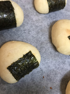 おにぎり型パン-レシピのメイン写真
