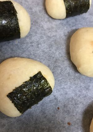 おにぎり型パン-レシピのメイン写真