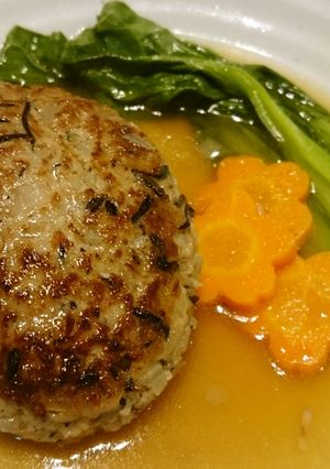 中華スープでお手軽！煮込み豚バーグ-レシピのメイン写真