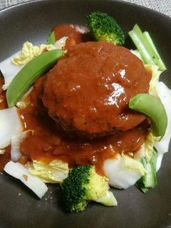 ハンバーグと温野菜のデミグラスソースがけ-レシピのメイン写真