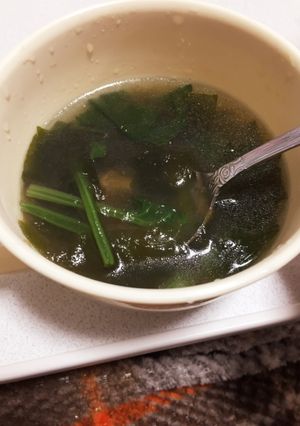 簡単ほうれん草わかめとろろスープ-レシピのメイン写真