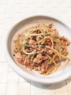 もやしとひき肉の甘辛炒め。お弁当、丼にも-レシピのメイン写真