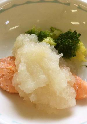 レンジで離乳食9～11＊鮭のおろしがけ-レシピのメイン写真
