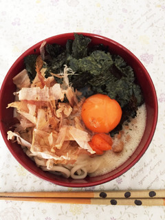 すし酢でさっぱりフワフワ納豆釜玉うどん-レシピのメイン写真