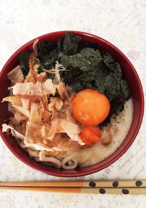 すし酢でさっぱりフワフワ納豆釜玉うどん-レシピのメイン写真