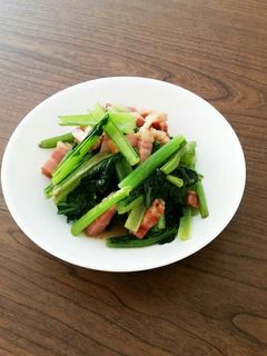 小松菜とベーコンの炒め物-レシピのメイン写真