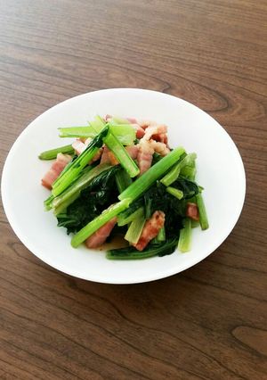 小松菜とベーコンの炒め物-レシピのメイン写真