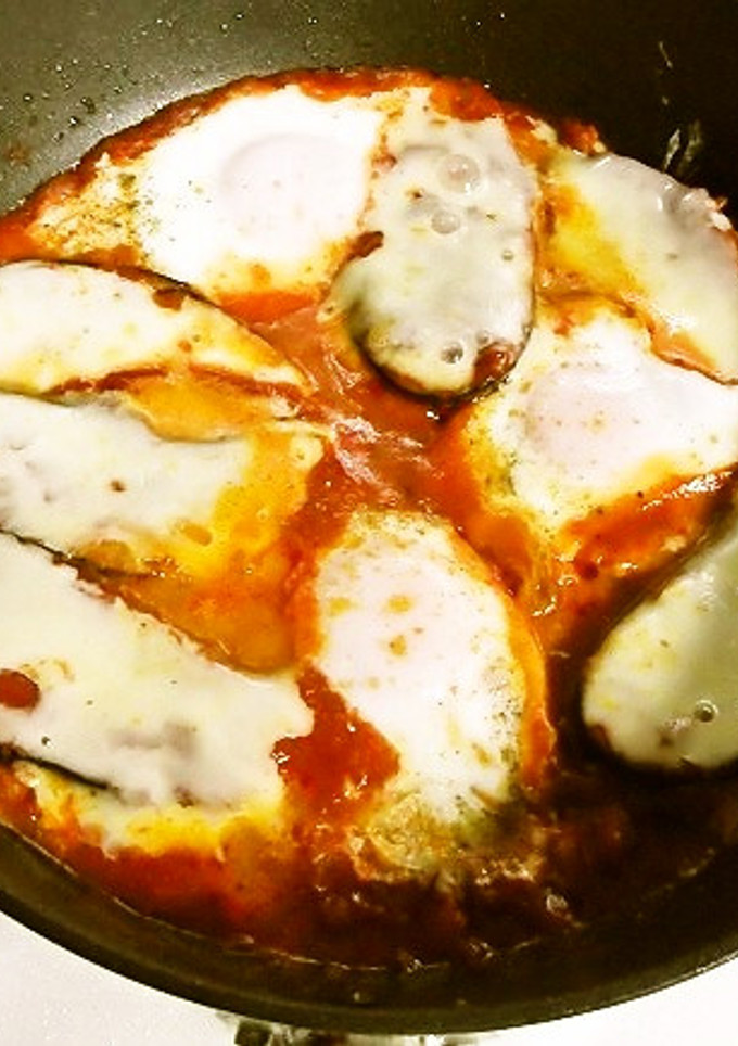 ナスのチーズ焼き&目玉焼きのトマト煮込み-レシピのメイン写真
