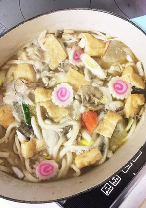 豚汁で味噌バター煮込みうどん鍋-レシピのメイン写真