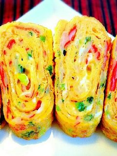 お弁当が華やかに!カニかま&ネギ玉子焼き-レシピのメイン写真