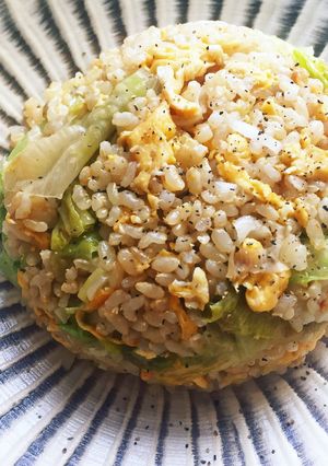 香味ペーストで簡単！玄米レタスチャーハン-レシピのメイン写真