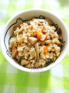 優しい味♪鶏ももで具だくさん炊き込みご飯-レシピのメイン写真