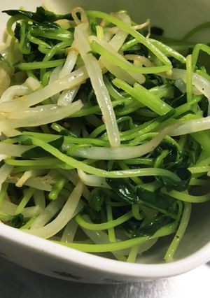もりもり食べよ♪豆苗もやしのにんにく炒め-レシピのメイン写真