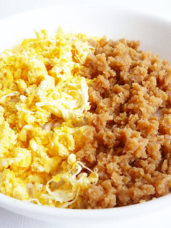 高野豆腐で鶏そぼろ風 2色そぼろ丼-レシピのメイン写真