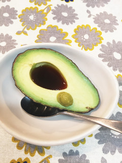 アボカド半分に切るだけ前菜その2♪-レシピのメイン写真