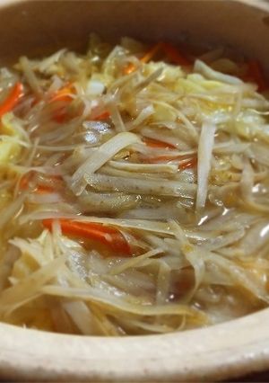 簡単お鍋☆肉団子と野菜のコンソメ醤油鍋-レシピのメイン写真