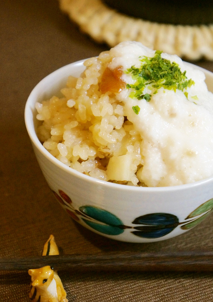 長芋と梅干しの炊き込みご飯 とろろがけ-レシピのメイン写真