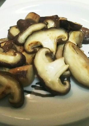 １品で！椎茸のめんつゆバターソテー-レシピのメイン写真