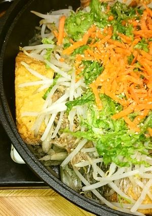 お肉に塩こしょうをしてすき焼き-レシピのメイン写真