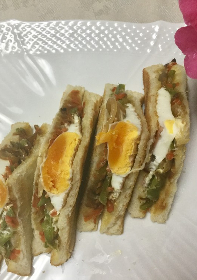 ☆野菜炒めと目玉焼きのトーストサンド☆-レシピのメイン写真
