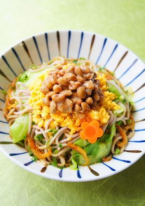 ✿春キャベツ入~ぶっかけ納豆卵カレー蕎麦-レシピのメイン写真