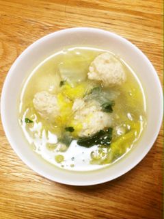 白菜と鶏団子の春雨スープ♪-レシピのメイン写真