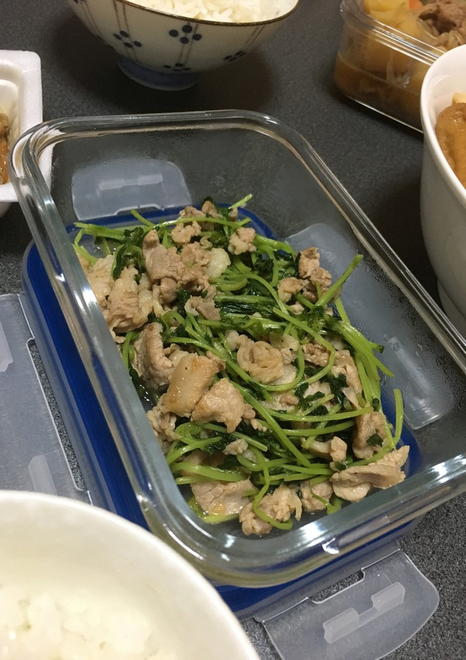 簡単おかず☆豆苗と豚肉の炒め物-レシピのメイン写真
