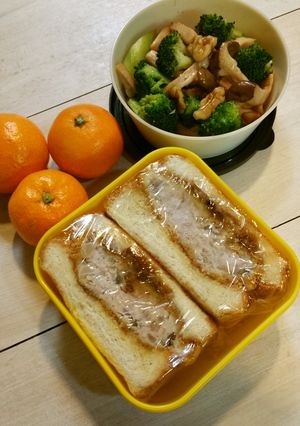 お肉屋さんのメンチde✖サンドイッチ弁当-レシピのメイン写真