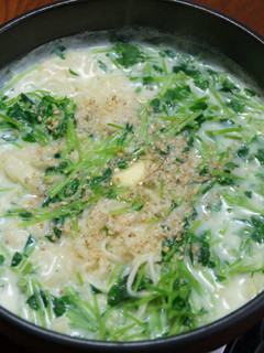 サッポロ一番で、牛乳ラーメン鍋-レシピのメイン写真