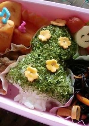 簡単★クリスマスツリーのデコおにぎり弁当-レシピのメイン写真
