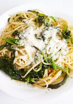 ほうれん草とパルメザンチーズのパスタ-レシピのメイン写真