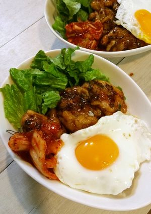 簡単♦鶏もも肉の甘辛♦目玉のっけ♦-レシピのメイン写真