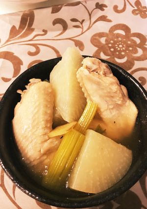 鶏手羽先と大根のハーブ煮〜おしゃれ味〜-レシピのメイン写真