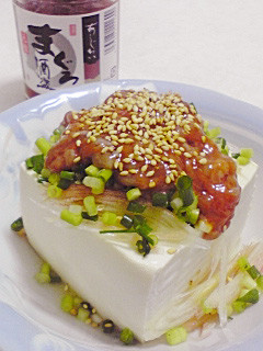 おつまみにマスト!まぐろ酒盗冷や奴-レシピのメイン写真