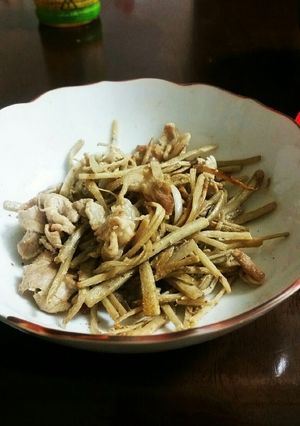 あまったお肉を活用!ごぼうのマヨしょ炒め-レシピのメイン写真