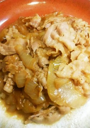簡単!豚バラと玉葱DEスタミナ蒸し焼き♪-レシピのメイン写真