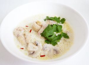 トムカーガイ　鶏肉ココナッツミルクスープ-レシピのメイン写真